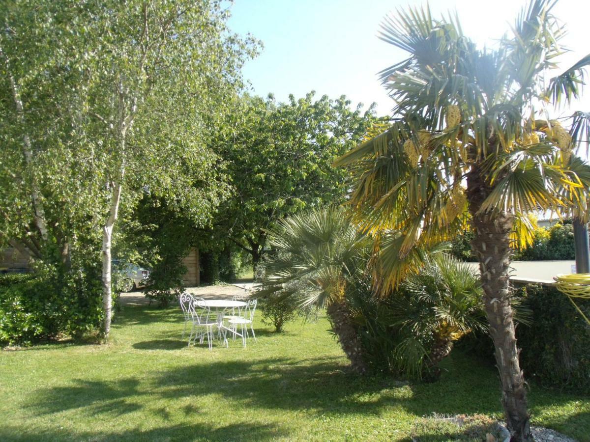 Le Clos Des Palmiers Saint-Ouen-d'Aunis Ngoại thất bức ảnh